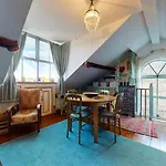 Beautiful 1Bed Attic Wterrace In North Kensington