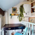Beautiful 1Bed Attic Wterrace In North Kensington