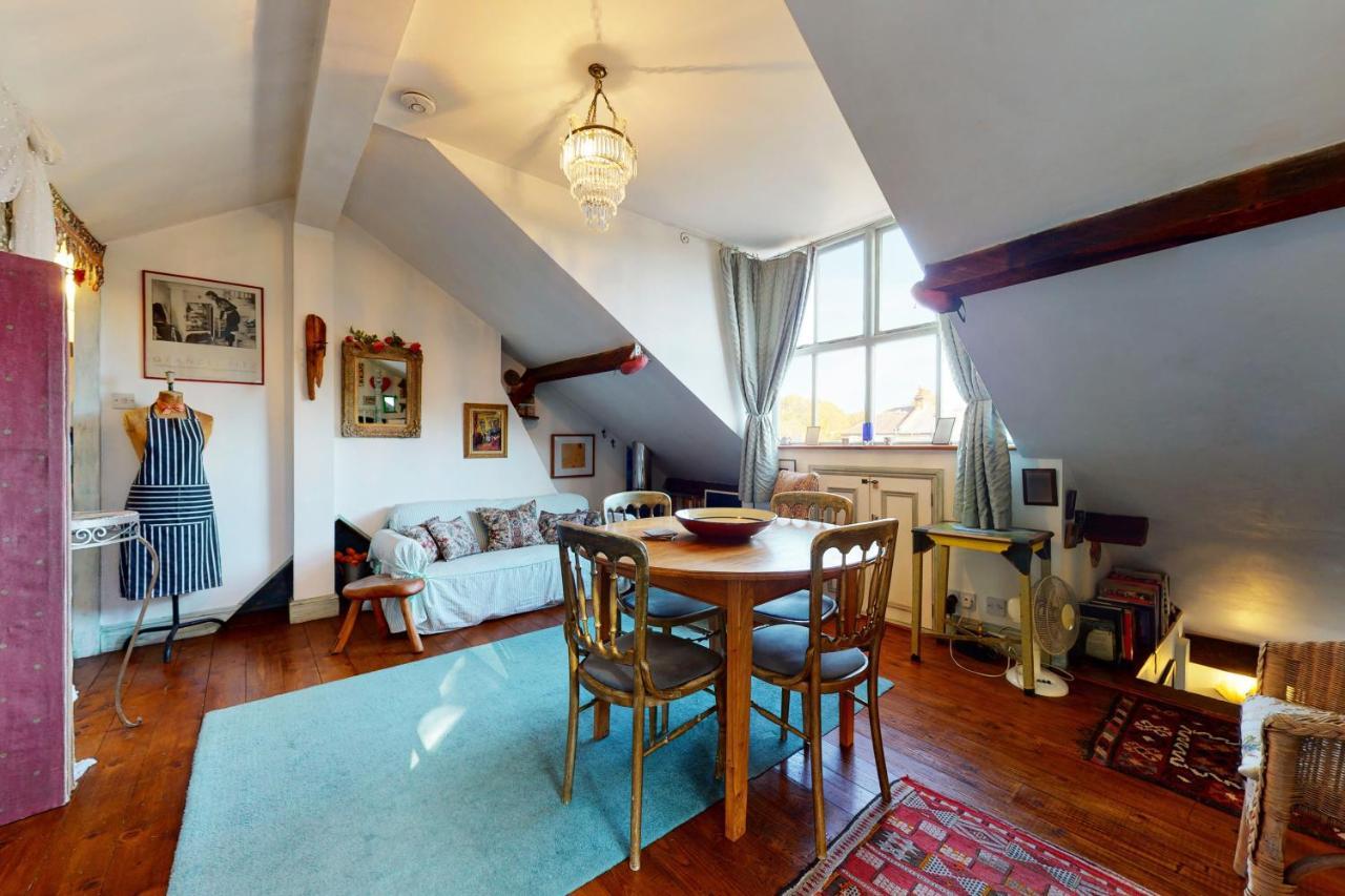 Beautiful 1bed Attic Wterrace In North Kensington Appartamento *