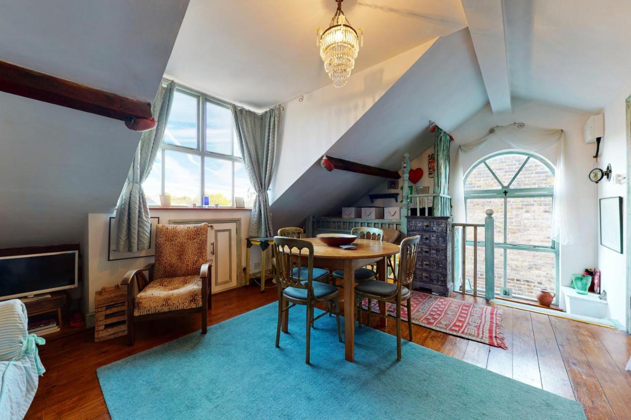 Beautiful 1bed Attic Wterrace In North Kensington *